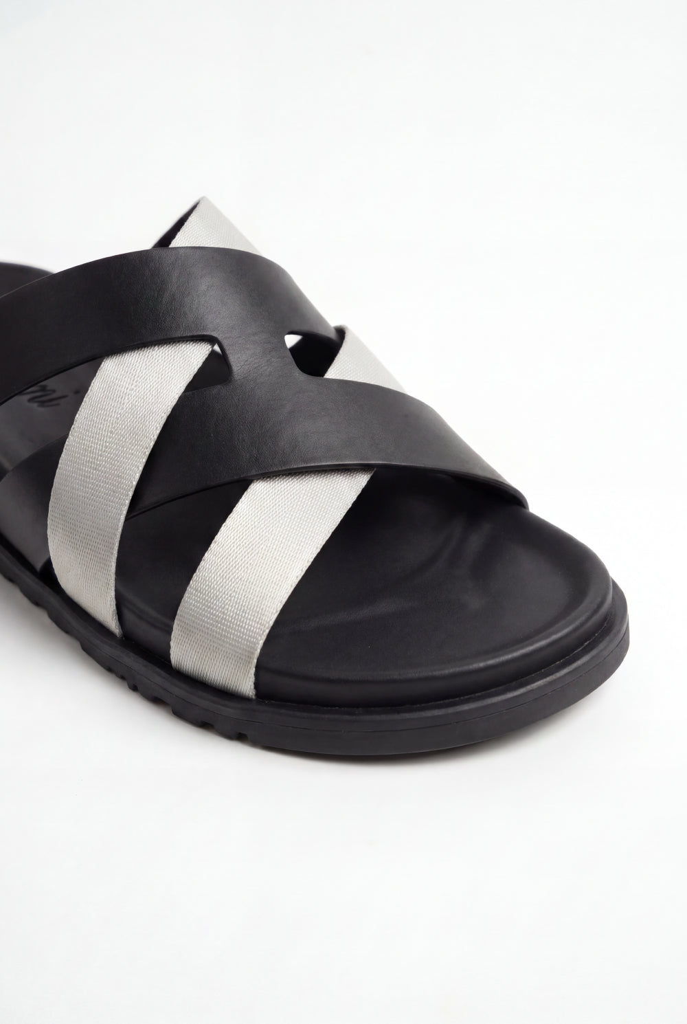Portofino Sandal Black / White